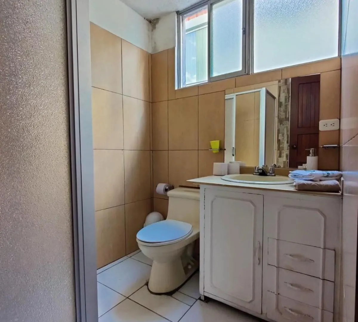Homestay Edificio Foch Apartment Quito